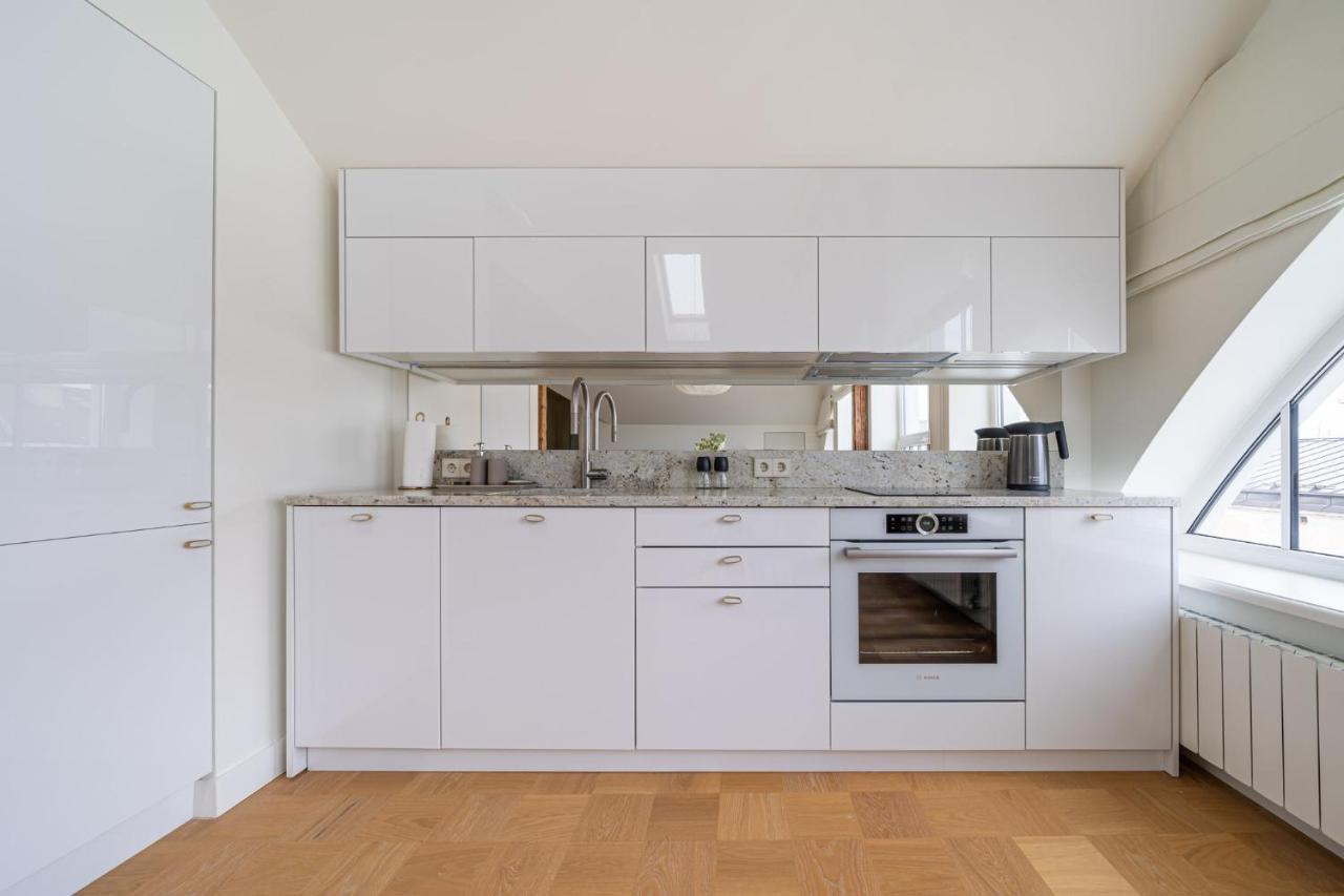 Bright Designer Apartment In City Centre Рига Екстериор снимка