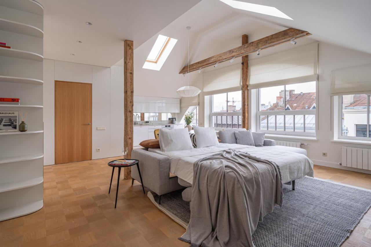Bright Designer Apartment In City Centre Рига Екстериор снимка